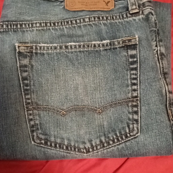 Men's American Eagle Relaxed Fit Jeans - Picture 2 of 8